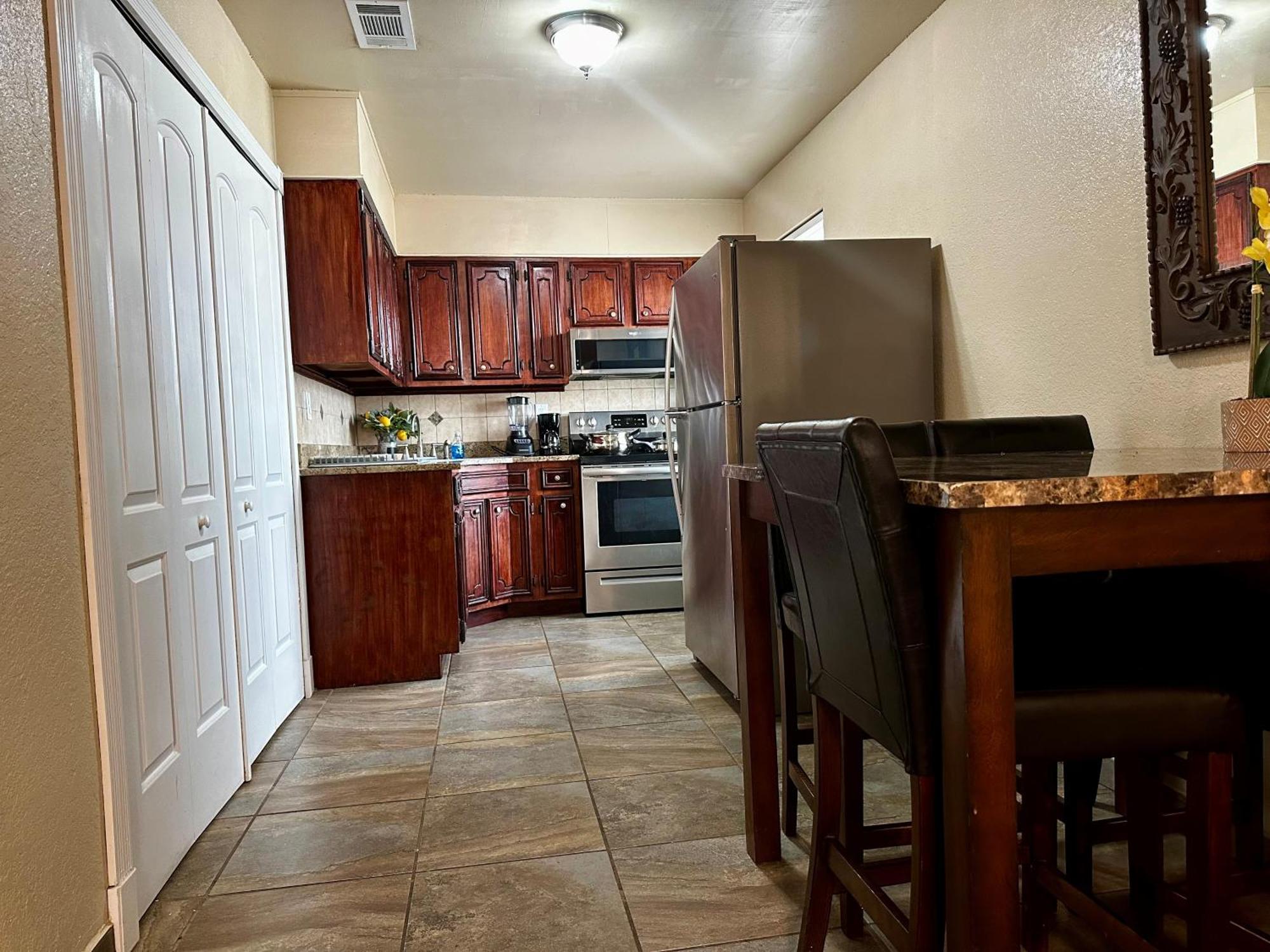 The Rustic @ Paseo De Encinal Drive Apartment *