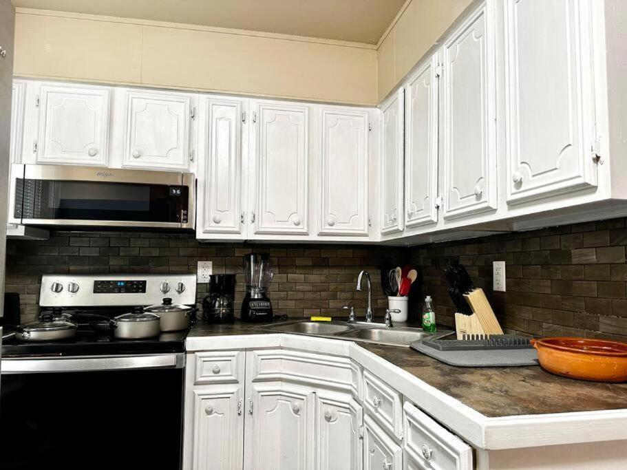 The Rustic @ Paseo De Encinal Drive Apartment *